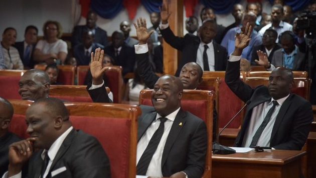 Le torchon brûle entre les sénateurs en fonction et les sénateurs contestataires